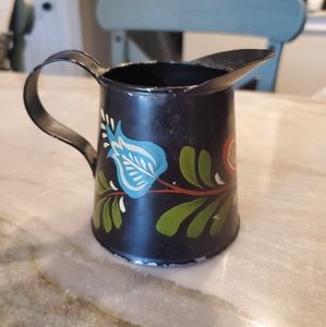 Vintage Toleware Wide Lip Creamer